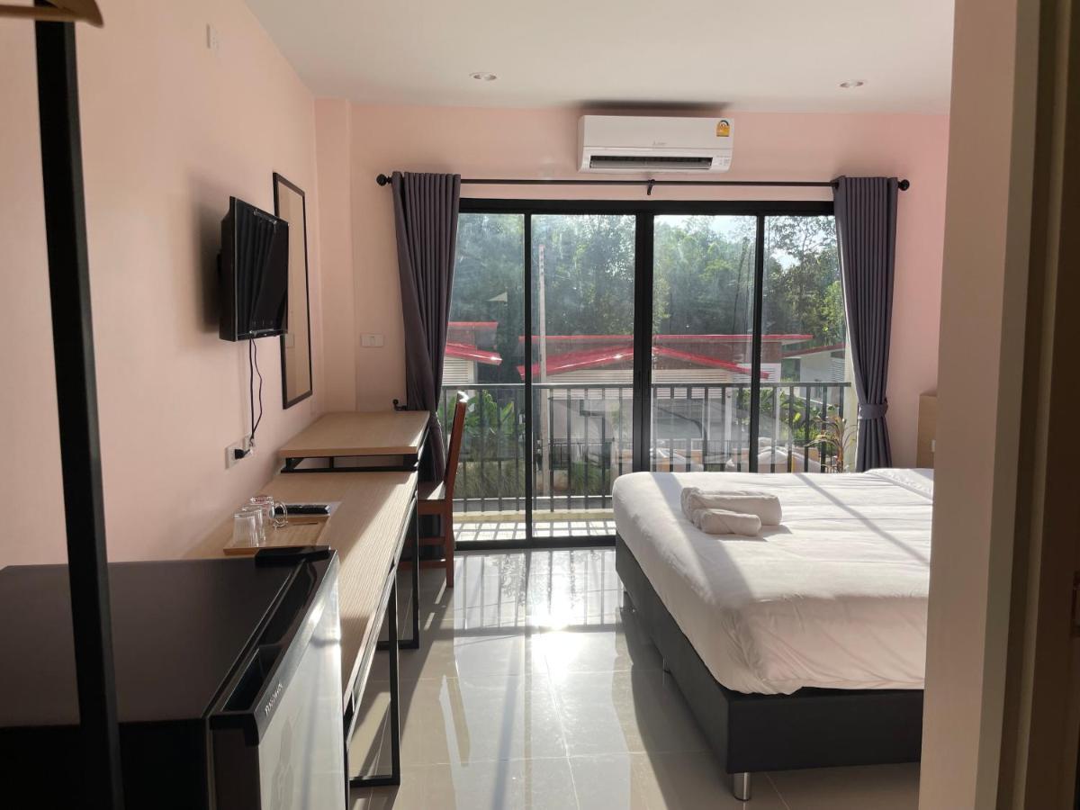 โรงแรมนิยม เอสทีเอ็น 2 - Niyom Stn 2 Hotel Ban Phue Buitenkant foto